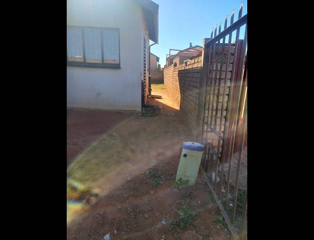 2 BEDROOM HOUSE FOR SALE IN SOSHANGUVE VV